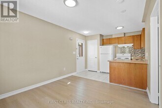 496 White's Hill Ave in Markham, ON - Building Photo - Building Photo