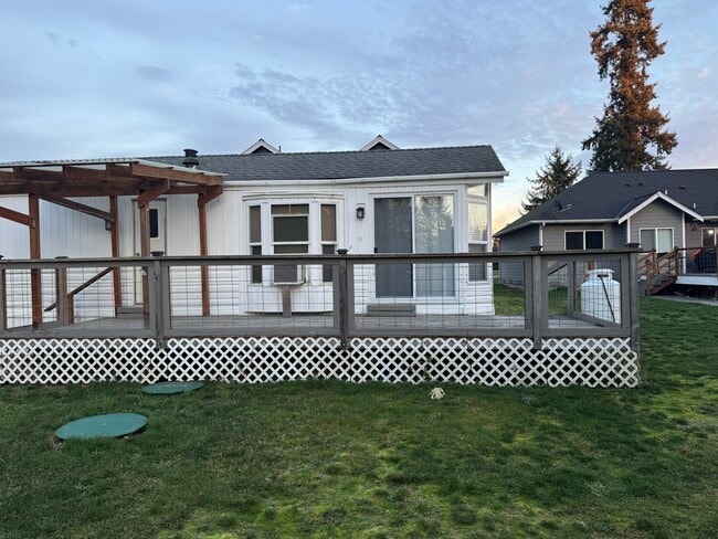 6711 Bridgewater Ln in Sedro Woolley, WA - Foto de edificio - Building Photo