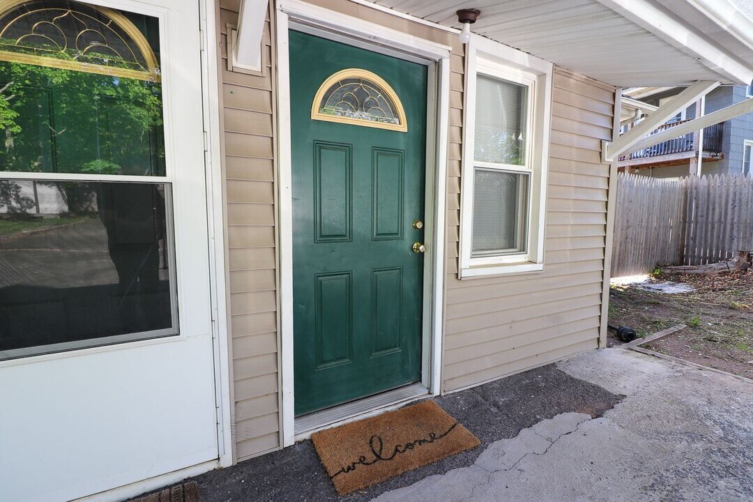 167 N Main St in Southington, CT - Building Photo