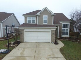 1298 Pennsbury Ln in Aurora, IL - Building Photo