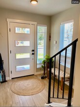 13717 Admiralty Way in Lynnwood, WA - Building Photo - Building Photo