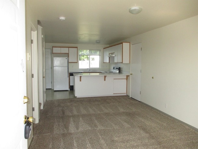 993 Bennett Ln in Eugene, OR - Building Photo - Building Photo