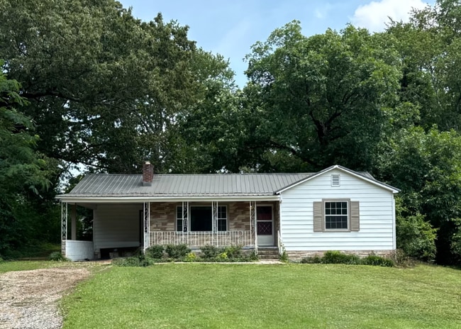 214 Randolph Ct in Florence, AL - Building Photo - Building Photo