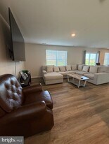 115 Grasmere St in Stephens City, VA - Building Photo