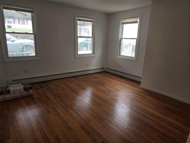 1107 Howard St in Peekskill, NY - Building Photo - Building Photo