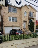 28 Triton Ter in Newark, NJ - Building Photo