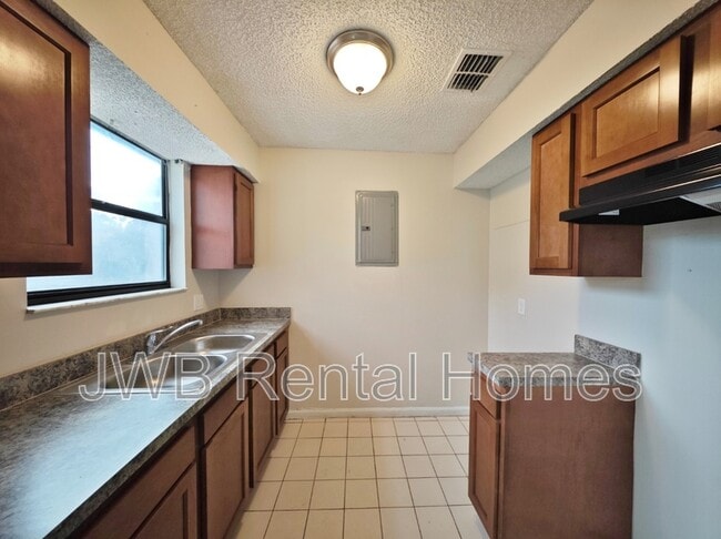 5524 Commerce St in Jacksonville, FL - Building Photo - Building Photo