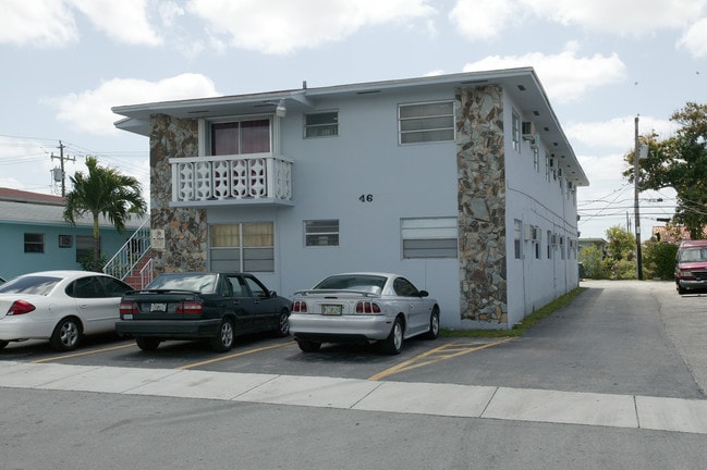 46 W 16th St in Hialeah, FL - Building Photo - Building Photo