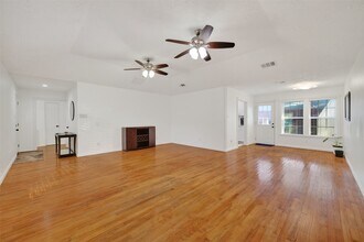 7226 Skybright Ln in Houston, TX - Building Photo - Building Photo