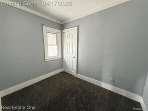 6117 Kenilworth St in Dearborn, MI - Building Photo - Building Photo