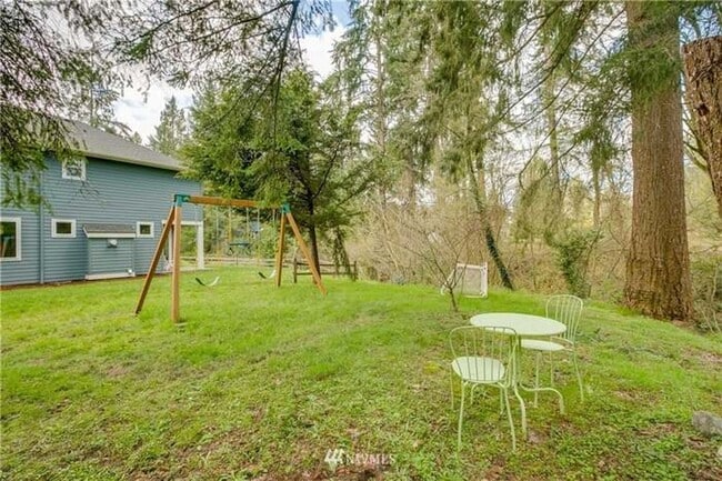 17716 28th Ave NE in Lake Forest Park, WA - Building Photo - Building Photo