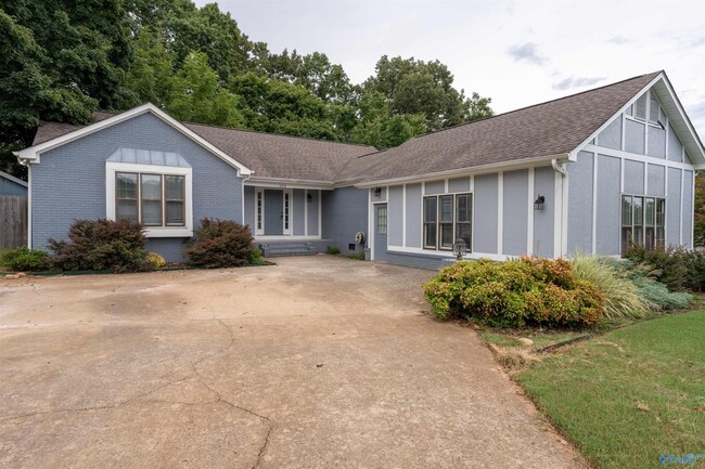 109 Chickasaw Trail