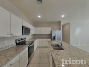 35381 W Santa Clara Ave in Maricopa, AZ - Foto de edificio - Building Photo