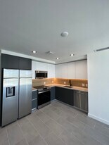 108 NW 27th St, Unit B2 in Miami, FL - Building Photo