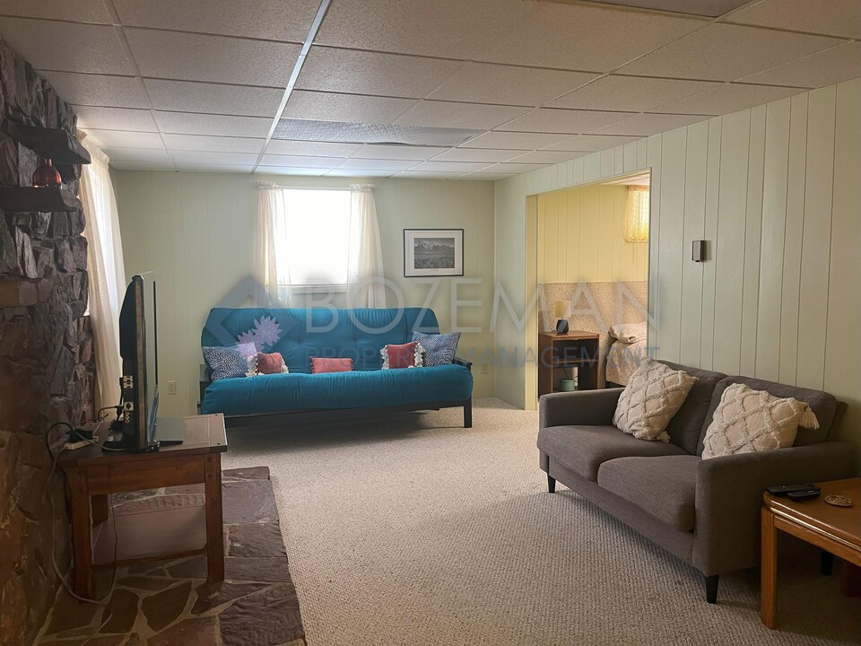 1109 N Cedarview Dr in Bozeman, MT - Building Photo