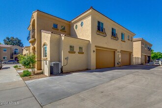 1367 S Country Club Dr in Mesa, AZ - Building Photo - Building Photo