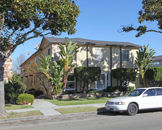 1133-1141 E Carson St in Long Beach, CA - Building Photo - Building Photo