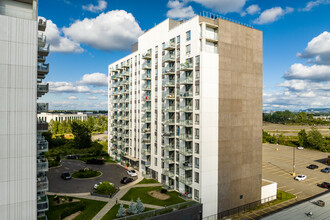 Les Tours Saint-Martin in Laval, QC - Building Photo - Building Photo