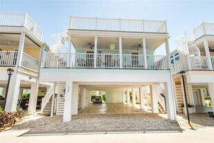 375 NE Wharf Way in Ocean Breeze, FL - Building Photo