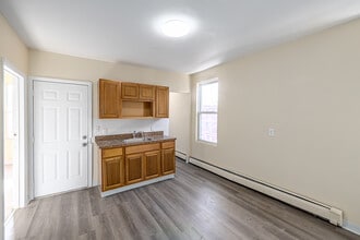 18-24 York St in Hartford, CT - Building Photo - Interior Photo
