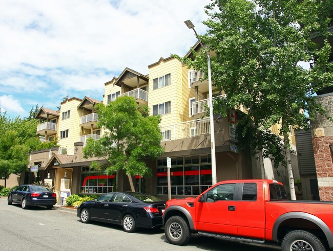 The Max Apartments in Seattle, WA - Building Photo - Building Photo
