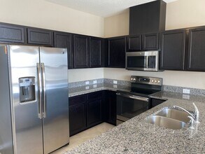 9262 Yonath St in Orlando, FL - Building Photo - Building Photo