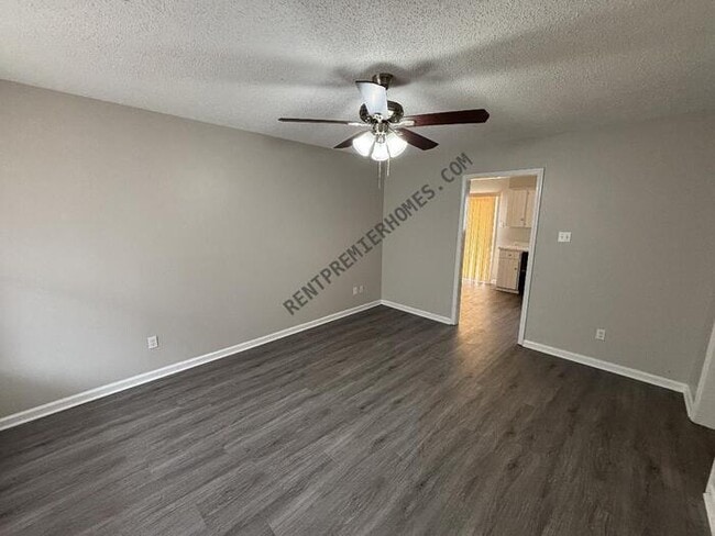 property at 2007 Cloverdale Rd