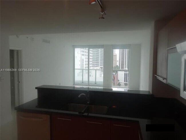 44 Biscayne Blvd in Miami, FL - Building Photo - Building Photo