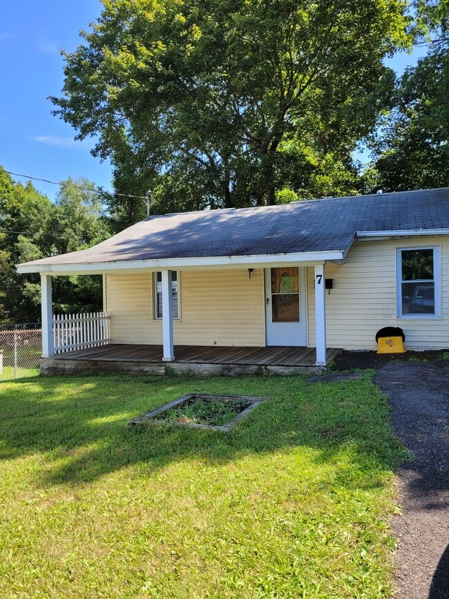property at 7 The Circuit St