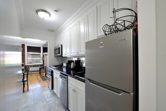 692 10th Ave in New York, NY - Building Photo - Building Photo