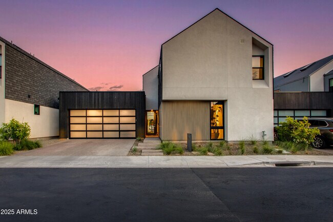 1333 E Pomelo Grove Ln in Phoenix, AZ - Building Photo - Building Photo