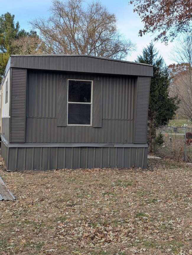 1831 Perrysville Rd in Danville, IL - Building Photo - Building Photo