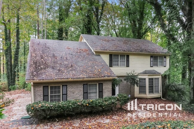 1720 Ridgefield Dr in Roswell, GA - Foto de edificio - Building Photo