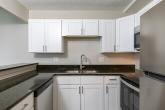 The Park Apartments in Lincoln Park, MI - Building Photo - Interior Photo