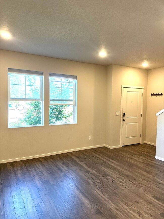 1202 NW Upas Pl in Redmond, OR - Building Photo - Building Photo