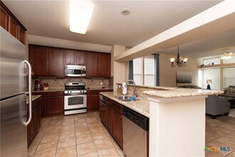 421 Shadow Point in San Marcos, TX - Building Photo - Building Photo