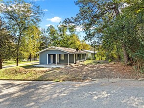 1515 Caradine St in Jasper, TX - Foto de edificio - Building Photo