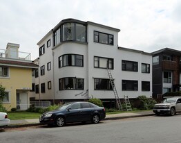 Glenwood Manor in Vancouver, BC - Building Photo
