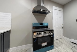 84 Chatham St, Unit 2 in Worcester, MA - Building Photo - Building Photo