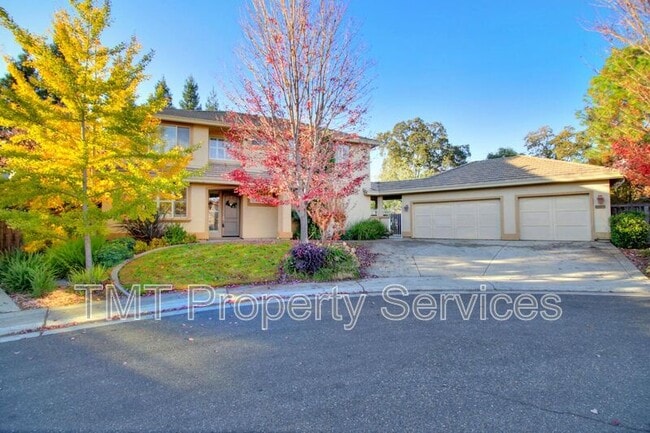 property at 3725 Bella Cruz Ct