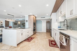 4401 Gulf Shore Blvd N, Unit 3 in Naples, FL - Building Photo - Building Photo