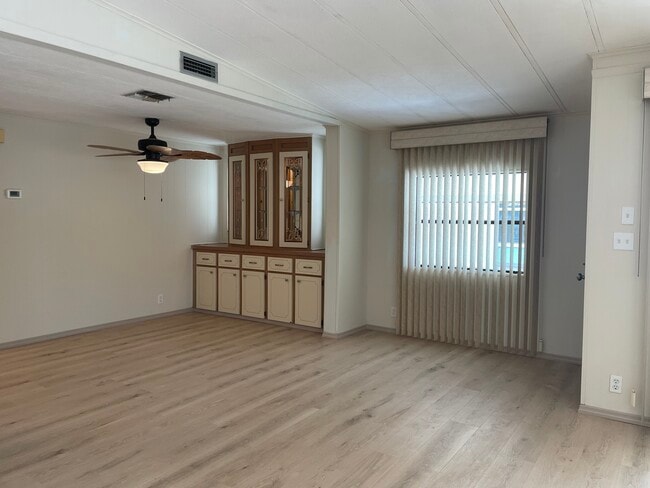 100 Hampton Rd in Clearwater, FL - Building Photo - Building Photo
