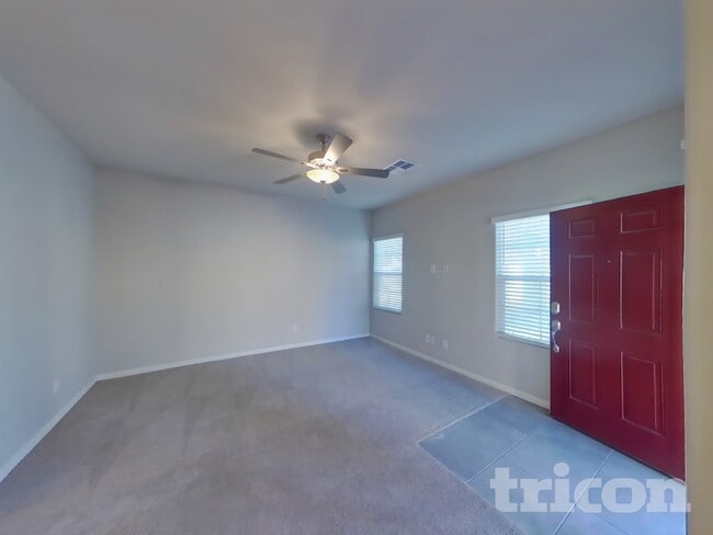 7237 Halo Falls St in North Las Vegas, NV - Foto de edificio - Building Photo