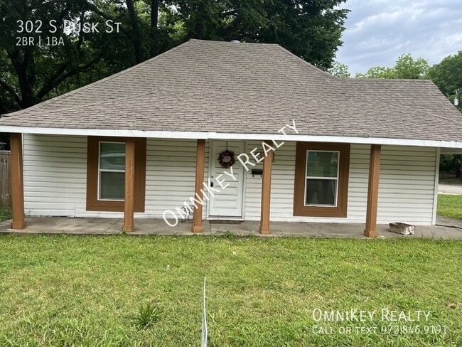 property at 302 S Rusk St