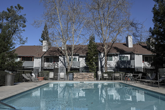 Sierra Oaks North Apartments in Cameron Park, CA - Building Photo - Building Photo