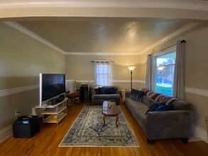 319 E Baldwin Ave in Spokane, WA - Foto de edificio - Building Photo