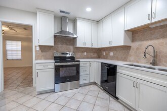 558 Bellangee Ave in Fairhope, AL - Building Photo - Building Photo