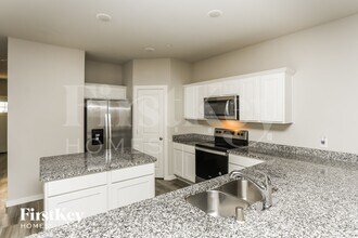 616 Ava Trl in Lewisville, TX - Foto de edificio - Building Photo