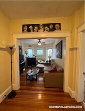 121 Liberty Rd, Unit 3 in Somerville, MA - Foto de edificio - Building Photo