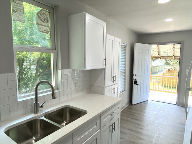 property at 313 N 3rd St
